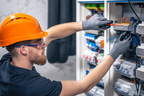 Best Affordable Emergency Electrician  in Bellevue, IA